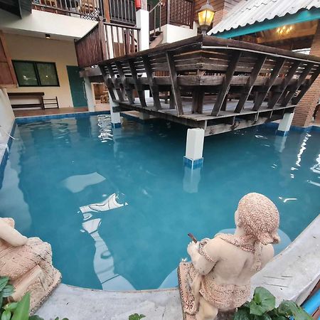 Апартаменти Tepbunthomhouse Ayutthaya Екстер'єр фото