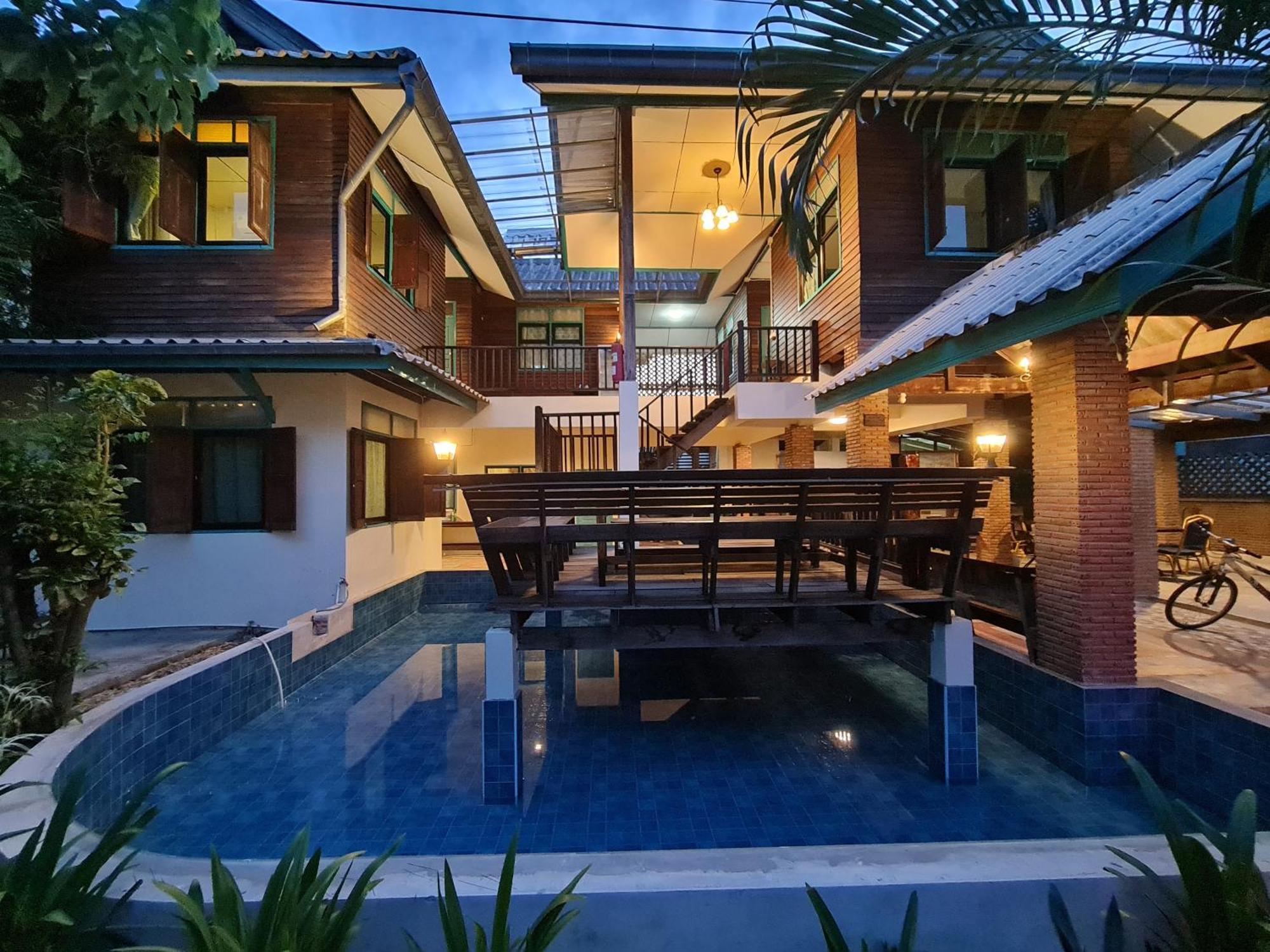 Апартаменти Tepbunthomhouse Ayutthaya Екстер'єр фото