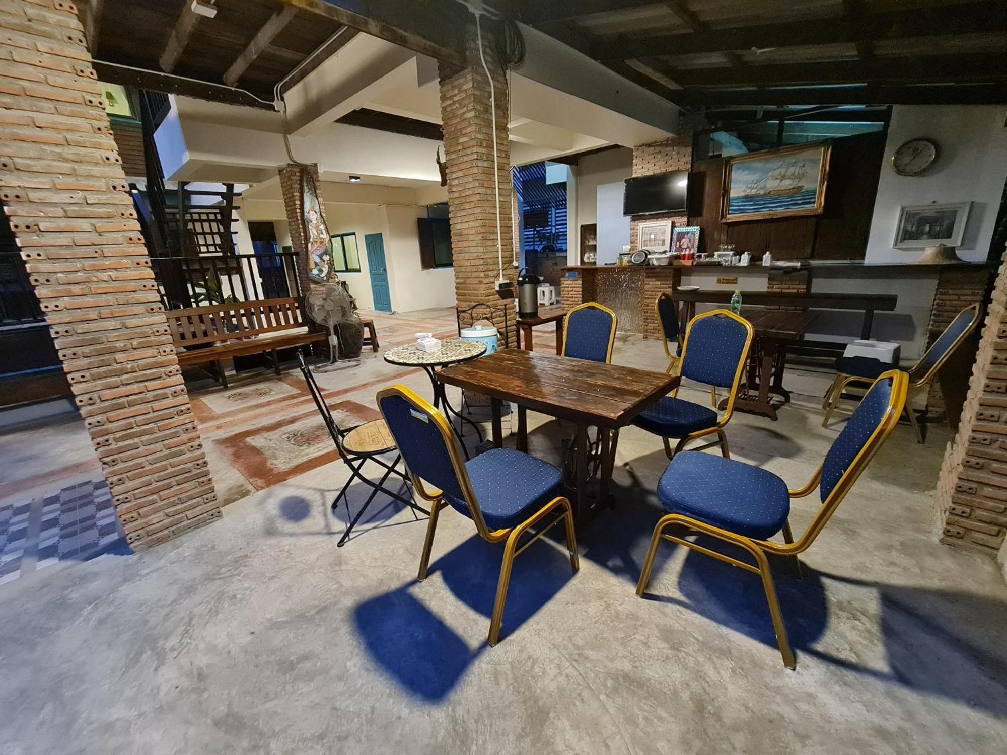 Апартаменти Tepbunthomhouse Ayutthaya Екстер'єр фото