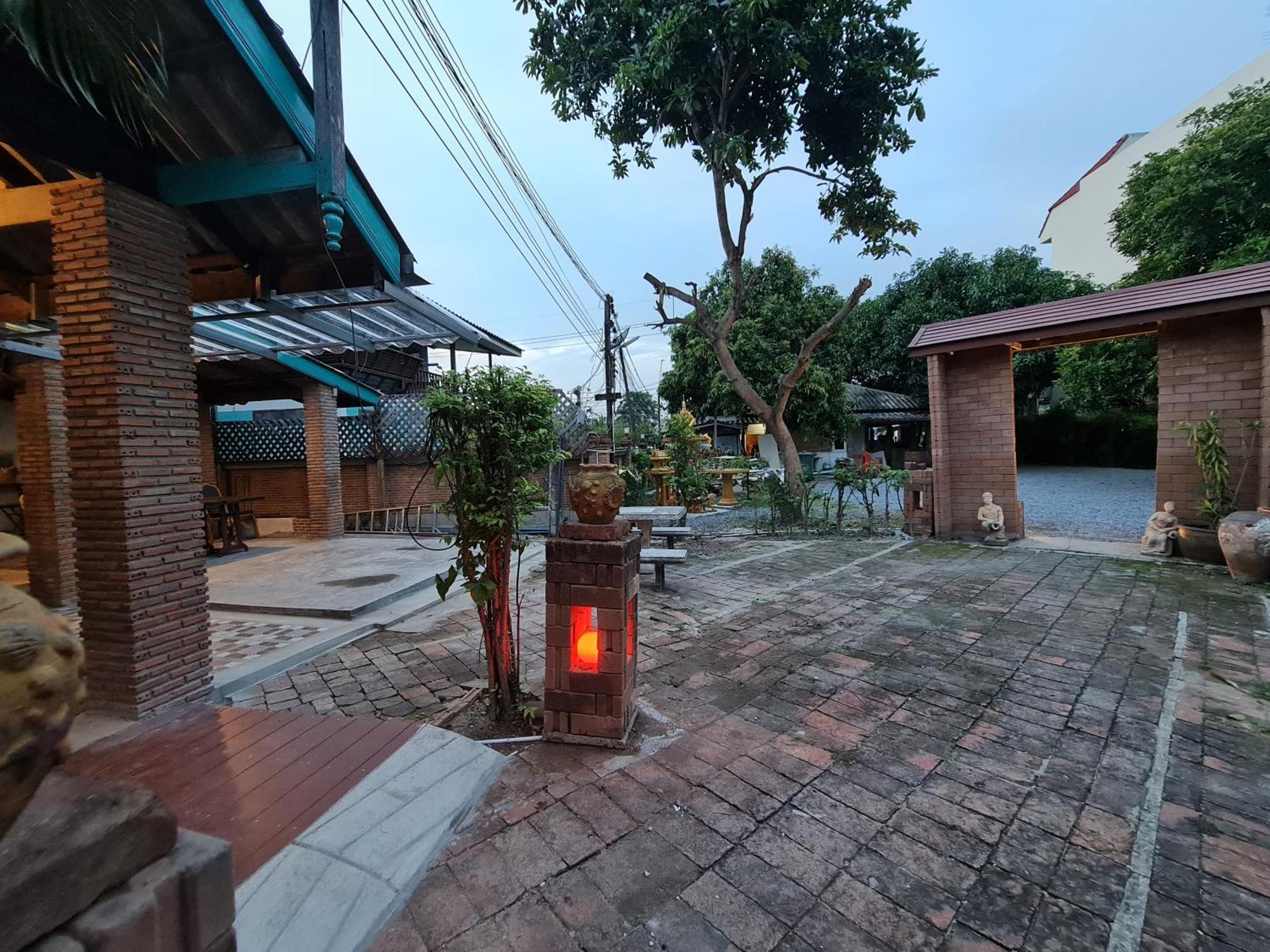Апартаменти Tepbunthomhouse Ayutthaya Екстер'єр фото
