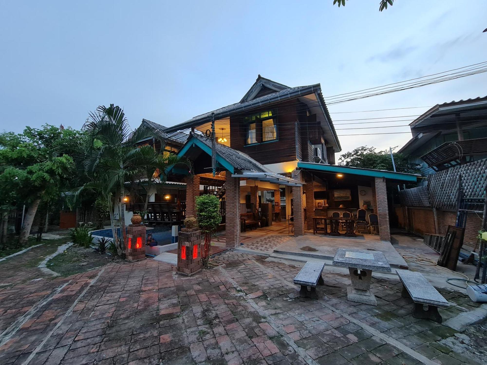 Апартаменти Tepbunthomhouse Ayutthaya Екстер'єр фото